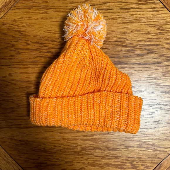 *DUNKIN'* Orange x White Knitted Fashion Pom Hat - Picture 4 of 5